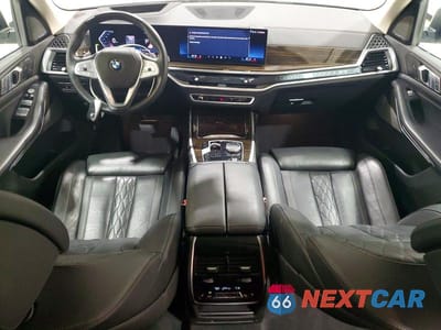 Zdjęcie 8 z 13 samochodu: 2026 BMW X7 XDRIVE40I VIN:5UX23EM03T9068458 - miniatura