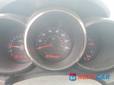 Zdjęcie 9 z 12 samochodu: 2010 KIA SOUL + VIN:KNDJT2A28A7108396 - miniatura