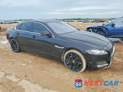 Czwarte zdjęcie samochodu z boku: 2017 JAGUAR XF PREMIUM VIN:SAJBD4BN4HCY46253 - miniatura
