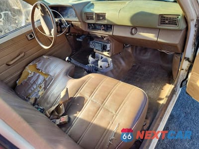 Zdjęcie 8 z 13 samochodu: 1987 TOYOTA PICKUP CAB CHASSIS RN55 VIN:JT5RN55T2H7008737 - miniatura