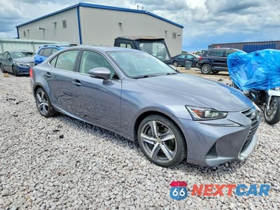 Czwarte zdjęcie samochodu z boku: 2017 LEXUS IS 300 VIN:JTHCM1D29H5024412 - miniatura