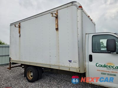 Zdjęcie 11 z 13 samochodu: 2006 CHEVROLET EXPRESS BOX TRUCK VIN:1GBJG31U361253128 - miniatura