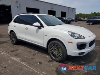 Czwarte zdjęcie samochodu z boku: 2017 PORSCHE CAYENNE SE HYBRID PLATINUM VIN:WP1AE2A22HLA74286 - miniatura