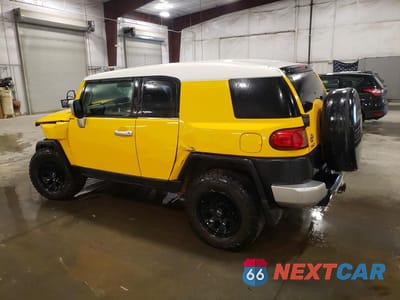 Drugie zdjęcie samochodu z przodu: 2007 TOYOTA FJ CRUISER BASE VIN:JTEBU11F270033206 - miniatura