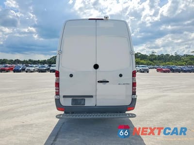 Zdjęcie 6 z 13 samochodu: 2016 MERCEDES-BENZ SPRINTER 2 CARGO - R & D - CLN TITLE - PRIOR FLEET VIN:WD3PE8DD8GP250271 - miniatura