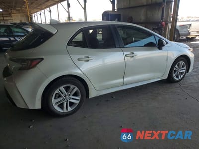 Trzecie zdjęcie samochodu z tyłu: 2019 TOYOTA COROLLA HATCHBACK SE VIN:JTNK4RBE8K3072989 - miniatura