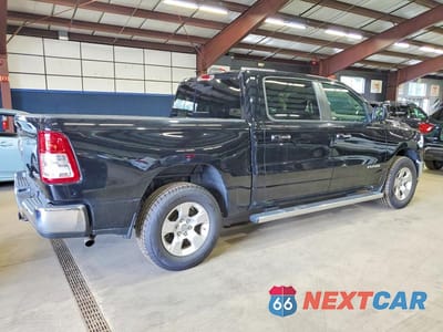 Trzecie zdjęcie samochodu z tyłu: 2020 RAM 1500 BIG HORN/LONE STAR VIN:1C6RRFFG9LN383861 - miniatura