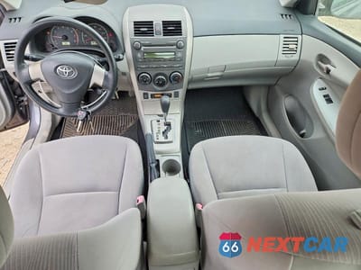 Zdjęcie 8 z 12 samochodu: 2011 TOYOTA COROLLA LE VIN:JTDBU4EE1BJ092127 - miniatura