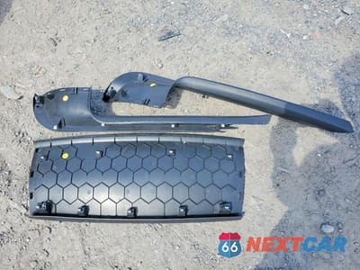 Zdjęcie 12 z 13 samochodu: 2013 VOLKSWAGEN BEETLE TURBO VIN:3VWVA7ATXDM646506 - miniatura