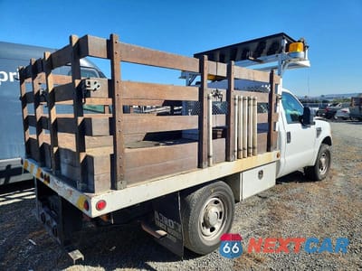 Czwarte zdjęcie samochodu z boku: 2009 FORD F350 SUPER DUTY VIN:1FDSF34519EA94710 - miniatura