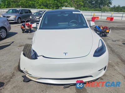 Piąte zdjęcie samochodu w środku: 2023 TESLA MODEL Y VIN:7SAYGAEE9PF673330 - miniatura