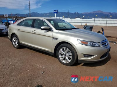 Czwarte zdjęcie samochodu z boku: 2010 FORD TAURUS SEL VIN:1FAHP2HW0AG137232 - miniatura