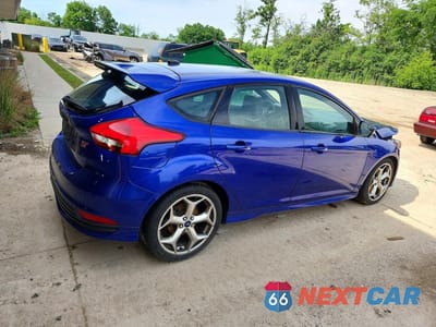 Trzecie zdjęcie samochodu z tyłu: 2015 FORD FOCUS ST VIN:1FADP3L91FL216400 - miniatura