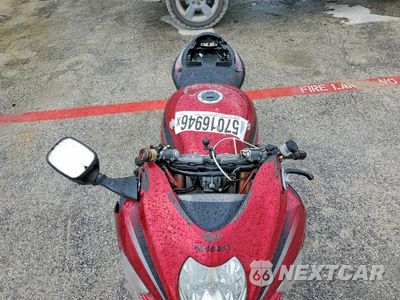 Piąte zdjęcie samochodu w środku: 2006 SUZUKI GSX1300 R VIN:JS1GW71A362107385 - miniatura