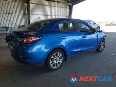 Trzecie zdjęcie samochodu z tyłu: 2017 TOYOTA YARIS IA BASE VIN:3MYDLBYV7HY147715 - miniatura