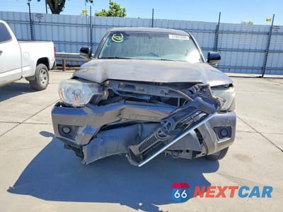 Piąte zdjęcie samochodu w środku: 2013 TOYOTA TACOMA ACCESS CAB VIN:5TFTX4CN1DX030113 - miniatura