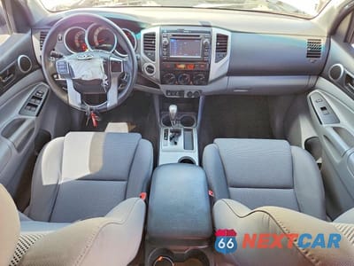 Zdjęcie 8 z 12 samochodu: 2013 TOYOTA TACOMA DOUBLE CAB VIN:3TMLU4EN4DM109562 - miniatura
