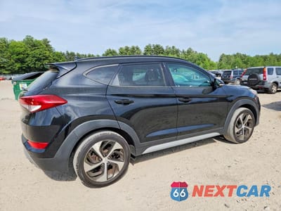 Trzecie zdjęcie samochodu z tyłu: 2018 HYUNDAI TUCSON VALUE VIN:KM8J3CA2XJU794296 - miniatura