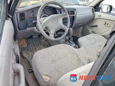 Zdjęcie 8 z 12 samochodu: 2001 TOYOTA TACOMA BASE VIN:5TEPM62N41Z724340 - miniatura