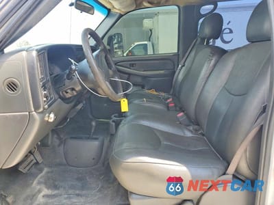 Zdjęcie 7 z 12 samochodu: 2004 CHEVROLET SILVERADO K3500 VIN:1GCJK33284F223001 - miniatura