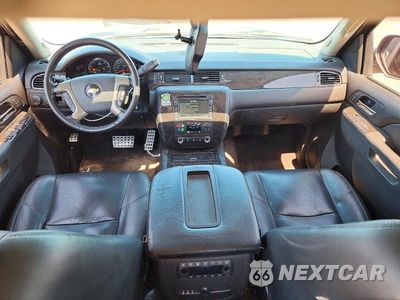 Zdjęcie 8 z 13 samochodu: 2011 CHEVROLET SUBURBAN C1500 LTZ VIN:1GNSCKE02BR281891 - miniatura