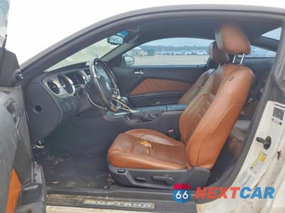 Zdjęcie 7 z 12 samochodu: 2010 FORD MUSTANG VIN:1ZVBP8ANXA5107541 - miniatura