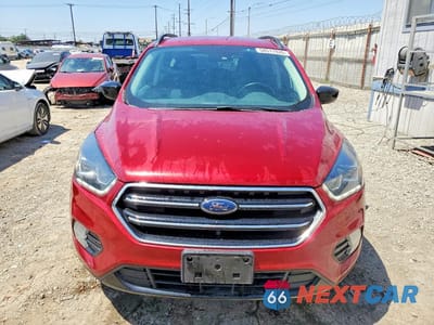 Piąte zdjęcie samochodu w środku: 2017 FORD ESCAPE SE VIN:1FMCU0G96HUC11497 - miniatura