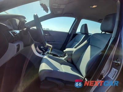 Zdjęcie 7 z 13 samochodu: 2017 HONDA ACCORD LX VIN:1HGCR2F36HA175828 - miniatura