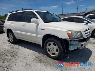 Czwarte zdjęcie samochodu z boku: 2005 TOYOTA HIGHLANDER LIMITED VIN:JTEEP21AX50095030 - miniatura