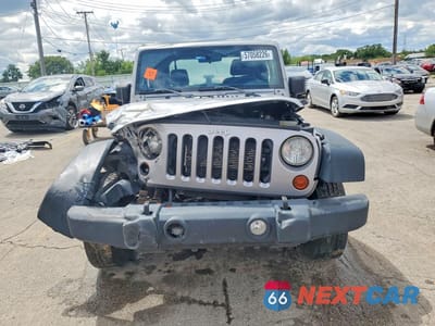 Piąte zdjęcie samochodu w środku: 2013 JEEP WRANGLER SPORT VIN:1C4AJWAGXDL704324 - miniatura