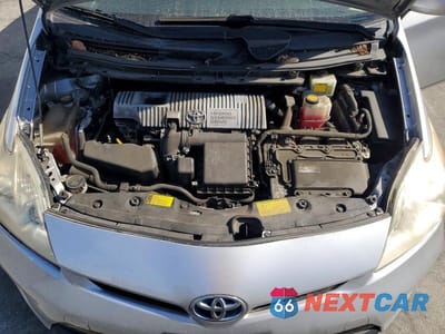 Zdjęcie 11 z 12 samochodu: 2014 TOYOTA PRIUS TWO VIN:JTDKN3DU9E0363915 - miniatura
