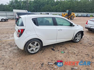 Trzecie zdjęcie samochodu z tyłu: 2015 CHEVROLET SONIC LTZ VIN:1G1JE6SB5F4212040 - miniatura