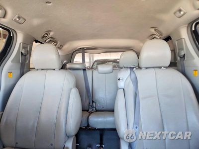 Zdjęcie 10 z 13 samochodu: 2011 TOYOTA SIENNA LE VIN:5TDKK3DCXBS013539 - miniatura