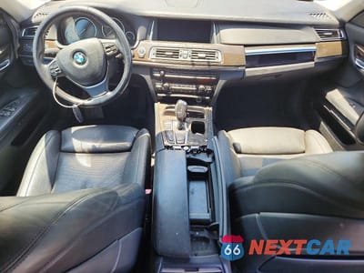 Zdjęcie 8 z 13 samochodu: 2013 BMW 750 LXI VIN:WBAYF8C58DD141062 - miniatura