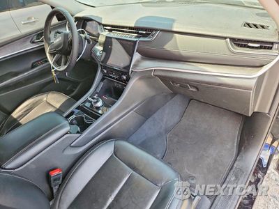Zdjęcie 8 z 12 samochodu: 2023 JEEP GRAND CHEROKEE LIMITED VIN:1C4RJHBG4PC533975 - miniatura