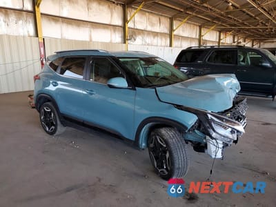 Czwarte zdjęcie samochodu z boku: 2024 KIA SELTOS SX VIN:KNDETCA72R7604938 - miniatura