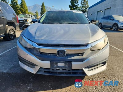 Piąte zdjęcie samochodu w środku: 2017 HONDA CIVIC LX VIN:2HGFC2F59HH530315 - miniatura