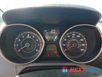 Zdjęcie 9 z 12 samochodu: 2013 HYUNDAI ELANTRA GLS VIN:5NPDH4AE3DH429069 - miniatura