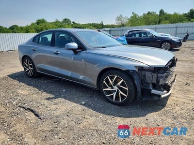 Czwarte zdjęcie samochodu z boku: 2019 VOLVO S60 T6 MOMENTUM VIN:7JRA22TK3KG004305 - miniatura
