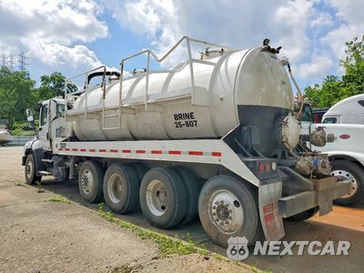 Trzecie zdjęcie samochodu z tyłu: 2014 FREIGHTLINER 114SD VACUUM TRUCK VIN:1FVHG3DV2EHFN9040 - miniatura