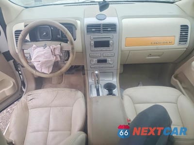 Zdjęcie 8 z 14 samochodu: 2007 LINCOLN MKX VIN:2LMDU68C57BJ37676 - miniatura