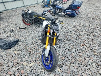 Piąte zdjęcie samochodu w środku: 2015 YAMAHA FZ09 VIN:JYARN33E3FA006410 - miniatura