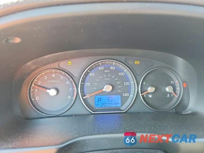 Zdjęcie 9 z 13 samochodu: 2010 HYUNDAI SANTA FE GLS VIN:5NMSG3AB6AH414438 - miniatura