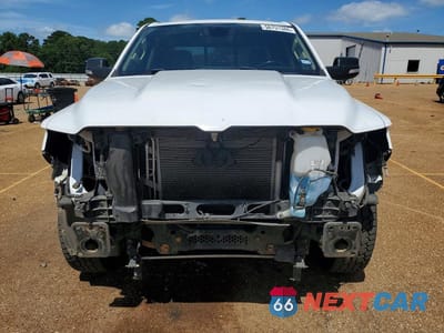 Piąte zdjęcie samochodu w środku: 2019 RAM 1500 BIG HORN VIN:1C6RREBT6KN798275 - miniatura