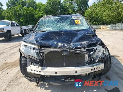 Piąte zdjęcie samochodu w środku: 2017 HONDA PILOT ELITE VIN:5FNYF6H05HB062533 - miniatura