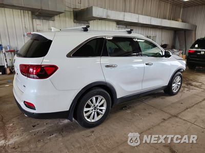 Trzecie zdjęcie samochodu z tyłu: 2019 KIA SORENTO LX VIN:5XYPG4A33KG437904 - miniatura