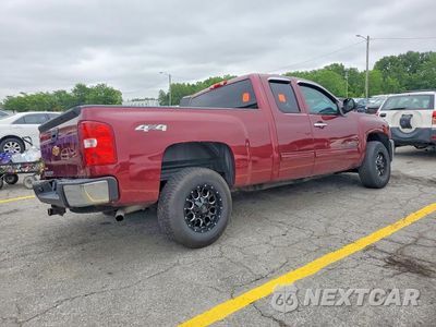 Trzecie zdjęcie samochodu z tyłu: 2013 CHEVROLET SILVERADO K1500 LS VIN:1GCRKREA0DZ132233 - miniatura