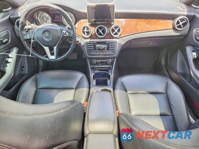 Zdjęcie 8 z 12 samochodu: 2014 MERCEDES-BENZ CLA 250 VIN:WDDSJ4EB7EN152218 - miniatura