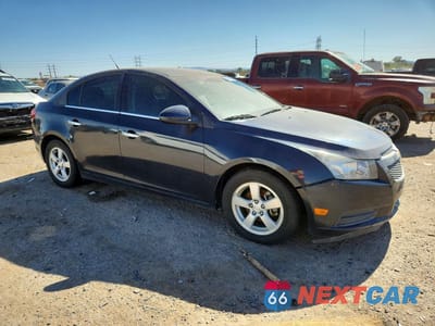 Czwarte zdjęcie samochodu z boku: 2014 CHEVROLET CRUZE LT VIN:1G1PC5SBXE7339437 - miniatura