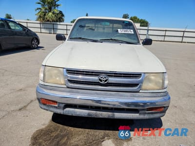 Piąte zdjęcie samochodu w środku: 1998 TOYOTA TACOMA XTRACAB VIN:4TAVL52N9WZ016510 - miniatura